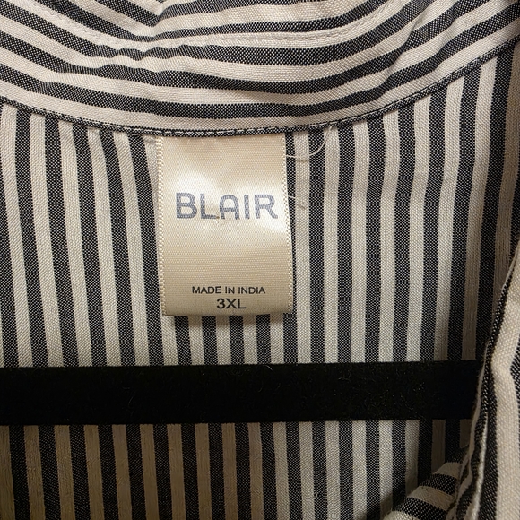 Blair Black and White Striped Shirt With Embroidered Flowers Size 3x - Picture 7 of 11